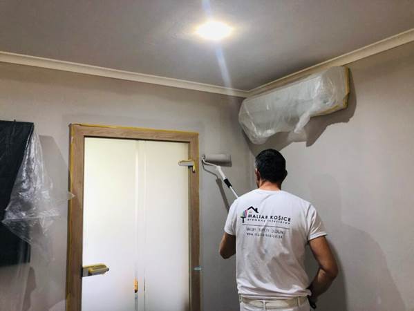 A szobafestés összköltségét számos tényező befolyásolja