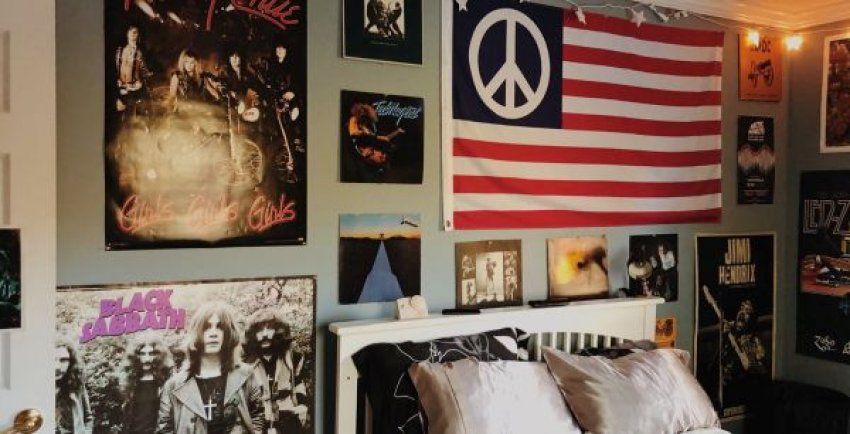 A hálószoba az otthonod egyik legfontosabb helyisége: itt pihensz, töltődsz fel, és itt kezdődnek – vagy éppen érnek véget – a napjaid. Éppen ezért különösen fontos, hogy olyan környezet vegyen körül, amely nemcsak kényelmes, hanem inspiráló is. Ha a zene meghatározó része az életednek, miért n...