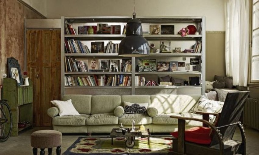 Sokan azt gondolják, hogy a vintage stílus csupán régi tárgyak felhalmozását jelenti, pedig egy jól kialakított vintage stílusú lakás ennél sokkal tudatosabb és kifinomultabb. Ha ügyesen bánsz az anyagokkal, színekkel és kiegészítőkkel, a végeredmény nemcsak nosztalgikus, hanem kifejezetten elegáns ...