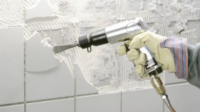 A csempe az egyik legnépszerűbb burkolóanyag, mivel tartós, könnyen tisztítható és gyorsan felszerelhető, megeshet azonban, hogy felújítás, átalakítás vagy egy váratlan malőr miatt elkerülhetetlenné válik az eltávolítása. Az alábbi útmutatóból megtudhatod, mi...