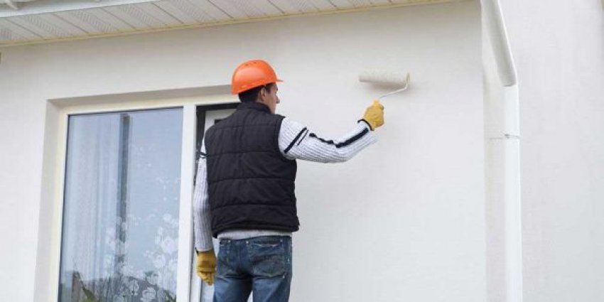 Otthonod megjelenését hosszú távon alapvetően befolyásolja a külső festékszínek kiválasztása, hiszen ez nemcsak esztétikai döntés, hanem komoly védelmi kérdés is. A megfelelő árnyalat és festéktípus megóvja a homlokzatot az időjárás viszontagságaitól, miközben karaktert &ea...