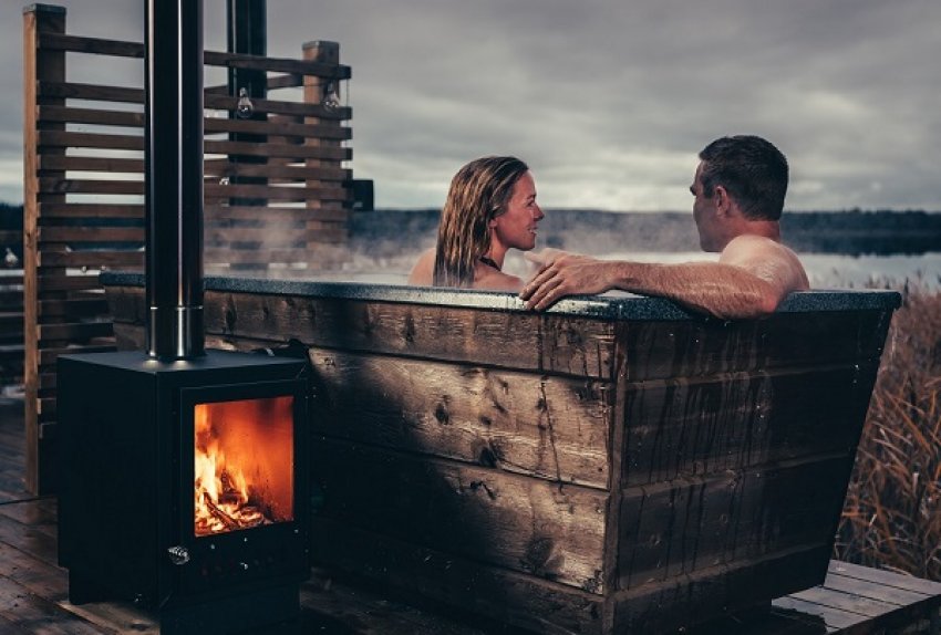 Fedezd fel a legszebb kültéri fürdőkád ötleteket! Meríts inspirációt elrendezésekből, természetes anyagokból és trópusi növényekből a saját kertedbe.
A modern otthonok egyik legizgalmasabb trendje a szabadtéri fürdő kialakítása. Egy kültéri fürdőkád nem csupán a luxus érzetét kelti, hanem egyfajta mene...