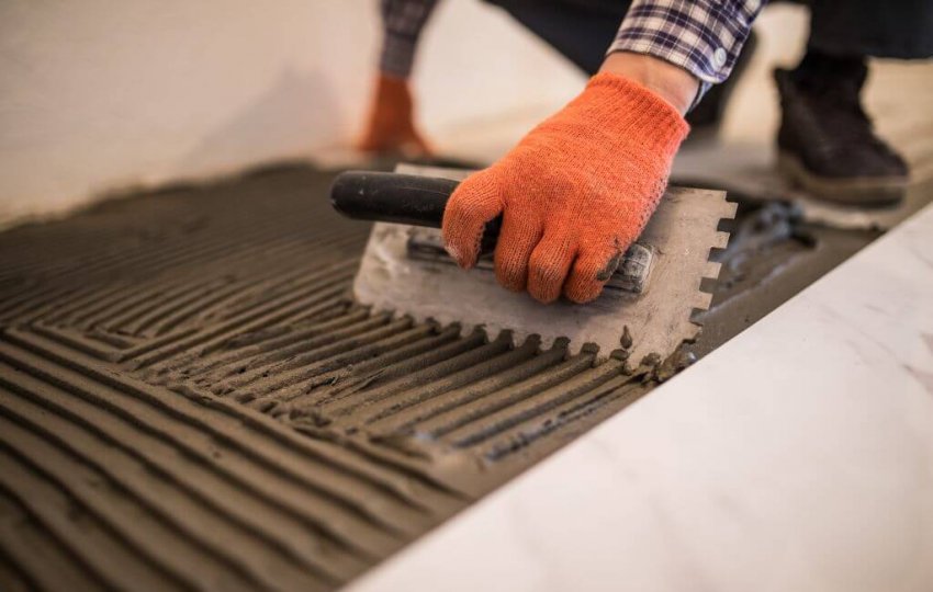 A burkolás ma már messze nem csupán kézügyesség és rutin kérdése. Az anyagok fejlődése, az egyre nagyobb formátumú lapok megjelenése, az új beépítési rendszerek és a megrendelői elvárások növekedése miatt a kivitelezőknek folyamatosan alkalmazkodniuk kell a modern burkolási technológiák világához. Eg...