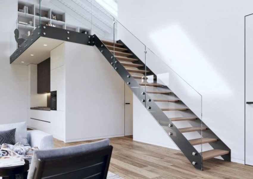 A modern lépcsőmegoldások ma már jóval túlmutatnak a puszta funkción. A lépcső nemcsak két szintet köt össze, hanem az enteriőr egyik legmeghatározóbb látványeleme is, amely karaktert, stílust és ritmust ad a térnek. Egy átgondolt lépcsőkialakítás olyan, mint egy jól megválasztott designbútor: azonnal mag...