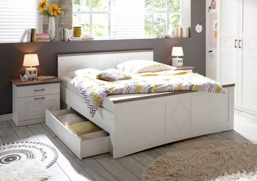 Kis hálószobában élni valóban kihívás, különösen akkor, ha szeretnéd, hogy minden fontos holmid elférjen, mégis átlátható és rendezett maradjon a tér. A jó hír az, hogy a tárolóhelyek kis hálószobába is okosan megtervezhetők: néhány tudatos döntéssel és ...